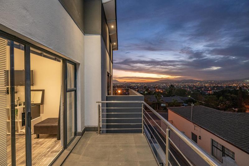4 Bedroom Property for Sale in Kaapsig Western Cape